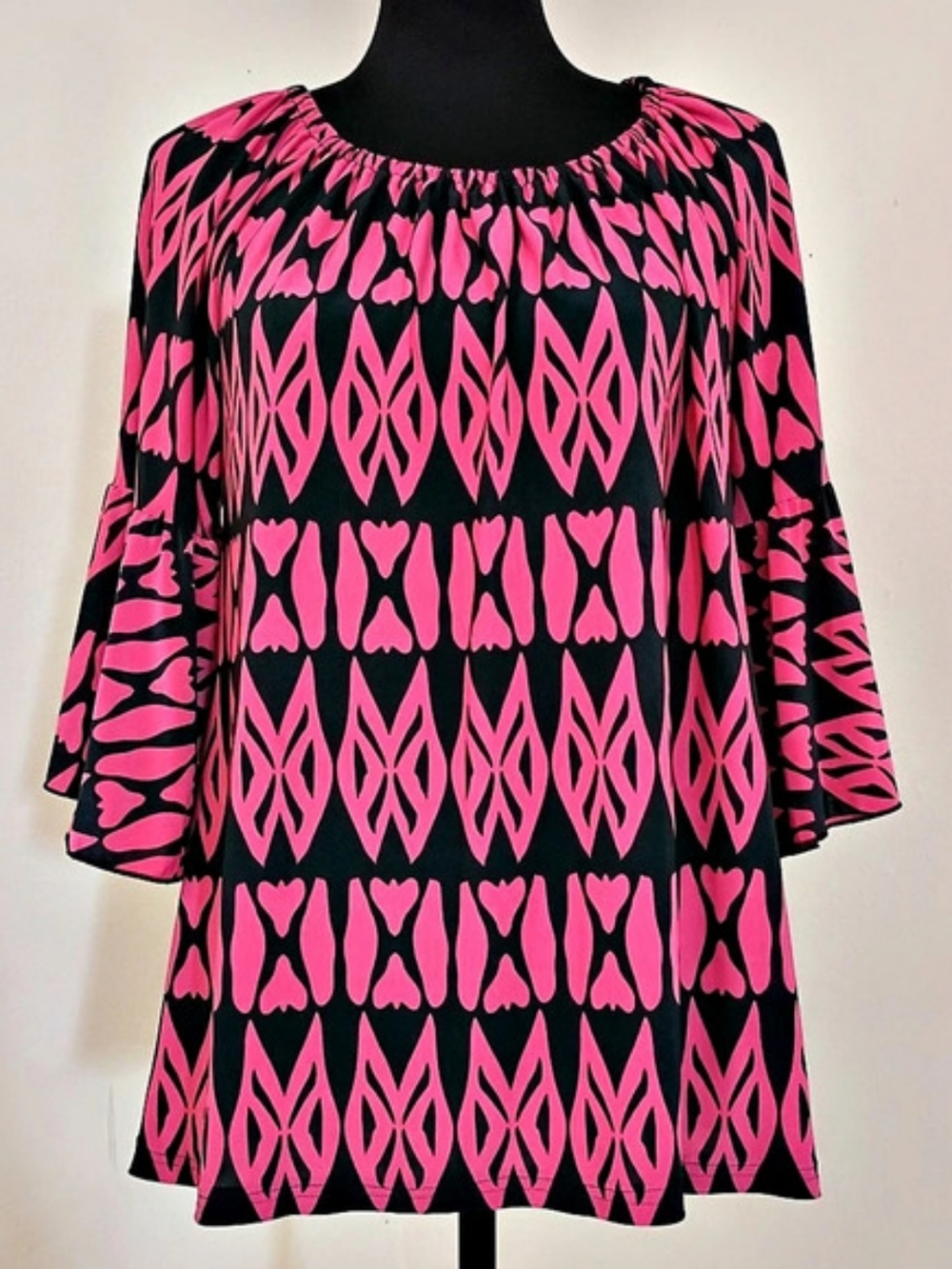 L&B Geometric Blouse in Pink & Black Size Small Like New